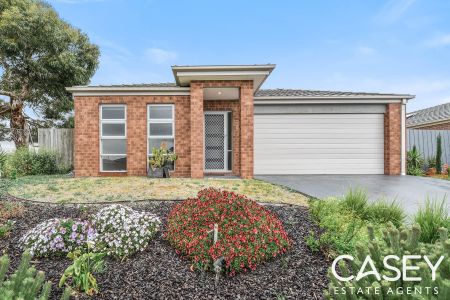 30 Fernisky Drive, Cranbourne East - Photo 3