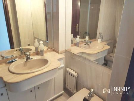 Piso de alquiler en José María Olavarri Kalea, Plaza Circular - Foto 4