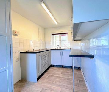 1 bedroom end of terrace house to rent - Photo 2