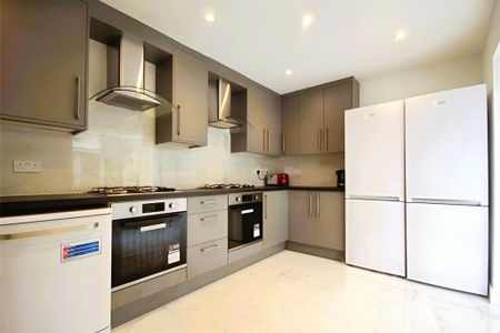 1 bedroom in a house share to rent - Photo 5