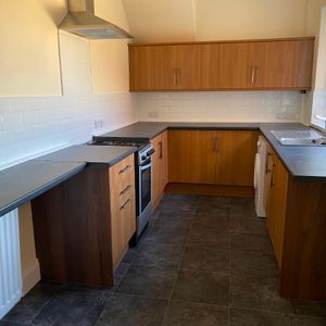 2 bed flat to rent in Fern Dene Road, Gateshead - Photo 2