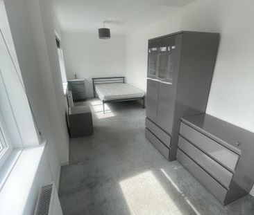 Farndale Avenue, Osbaldwick - P10814 - Photo 3