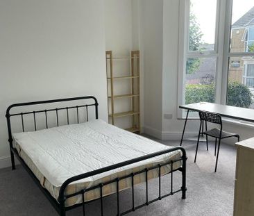 6 bedroom terraced house to rent - Photo 4