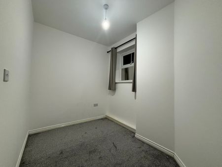 2 Bed Flat, Appleton Street, M8 - Photo 2