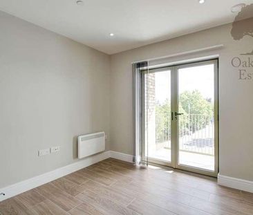 Station Road, Langley, SL3 - Photo 1