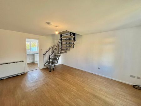 2 bedroom terraced house to rent - Photo 2