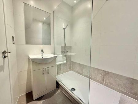 Hale Grove Gardens, London, NW7 - Photo 2