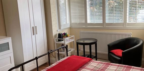 Room in a Shared House, Donnybrook Road, SW16 - Photo 2