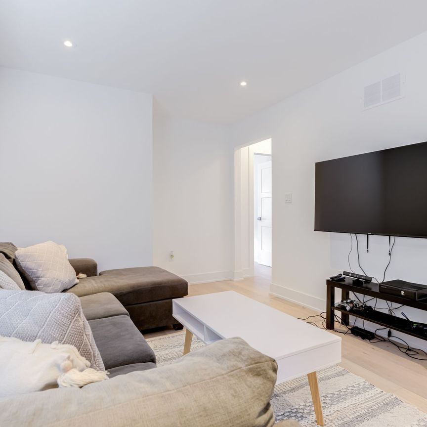 For Lease - 61 Wheatfield Road, Barrie, Ontario - Photo 1