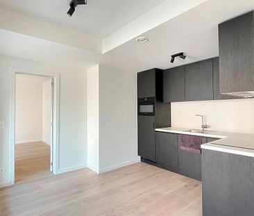 Hoogwaardig afgewerkt nieuwbouwappartement met 1 slaapkamer in de buurt van Gent-Sint-Pietersstation. - Photo 3