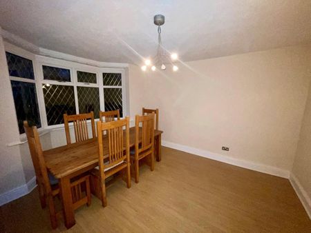 4 bedroom semi-detached house to rent - Photo 3