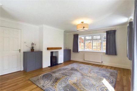 4 bedroom detached house to rent - Photo 2