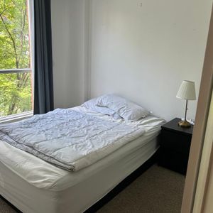 Condo meublé tout inclus 4 1/2 centre-ville de Montréal 2490$/mois du 1er aout 2026 - Photo 2