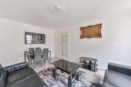 Edgeware Road, Hyde Park Estate, W2 - Photo 2