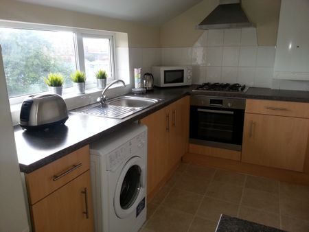 2 Bedroom Apartment To Rent in Nottingham - Photo 3