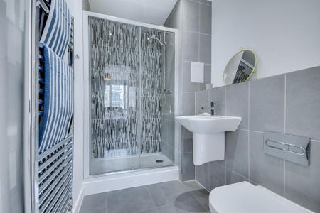 2 bedroom flat to rent - Photo 2