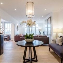 4 bedroom mews to rent - Photo 1