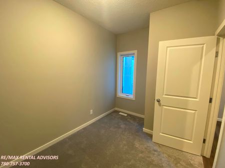 7338 Chivers Crescent Southwest - Photo 3