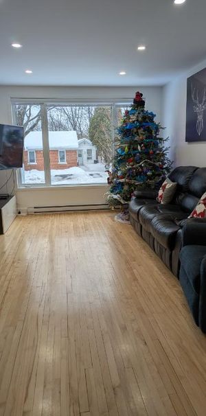 Maison à louer avec piscine – Québec (Sainte‑Foy) - Photo 1