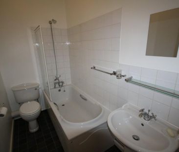 2 bedroom semi-detached house to rent - Photo 5