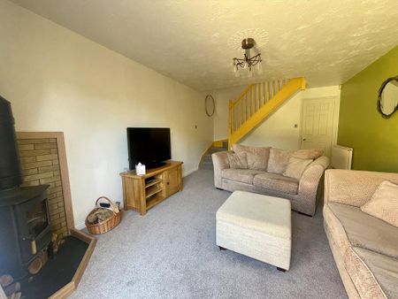 2 bedroom end of terrace house to rent - Photo 2