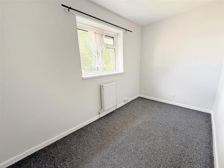 3 bedroom end of terrace house to rent - Photo 4