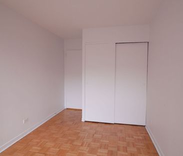 1975 Maisonneuve Blvd West, Montréal, QC - Photo 5