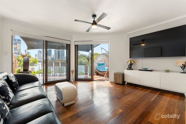 Waterfront Living in the Heart of Mermaid Waters - Photo 1