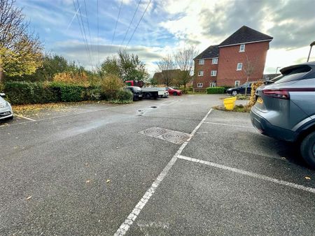 2 bedroom flat to rent - Photo 4