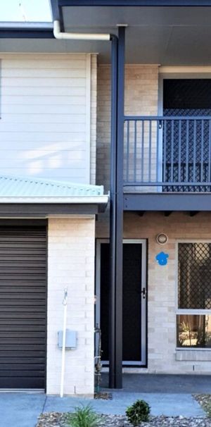 NEAR NEW 3 BEDROOM TOWNHOUSE, AVAILABLE NOW INSPECTIONS BY APPOINTMENT - Photo 1