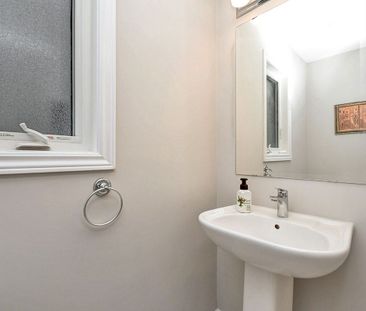 For Lease - 356 Axis Way, Orleans - Convent Glen and Area, Ontario - Photo 3