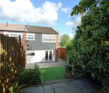 3 bedroom semi-detached house to rent - Photo 1