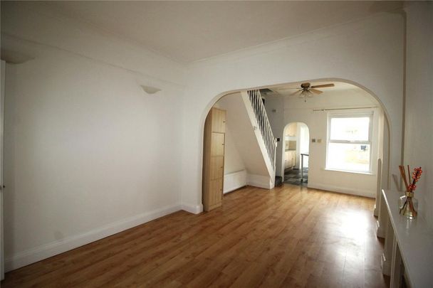 2 bedroom terraced house to rent - Photo 1