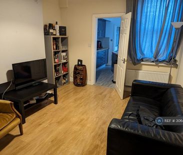 3 bedroom terraced house to rent - Photo 3