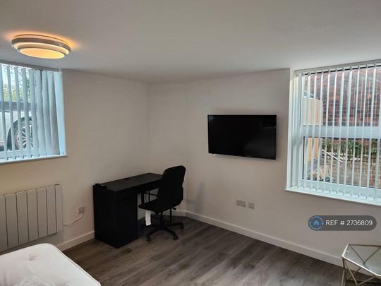 Studio to rent - Photo 1