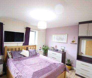 4 bedroom semi-detached house to rent - Photo 5