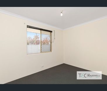 Spacious 4x2 Family Home in a Convenient Location - Photo 4