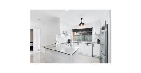 Modern 3-Bedroom Home in Prime Labrador Location - Photo 5