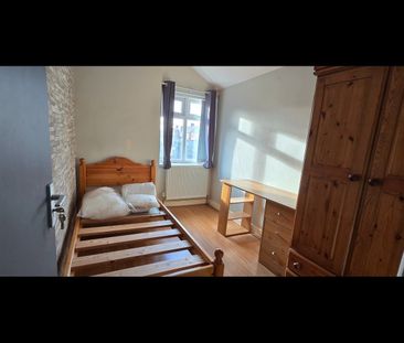 Room in a Shared House, Hob Moor Road, B10 - Photo 3