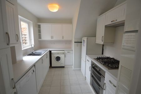 3 bedroom House - FORRESTERS DRIVE, WELWYN GARDEN CITY - Photo 5