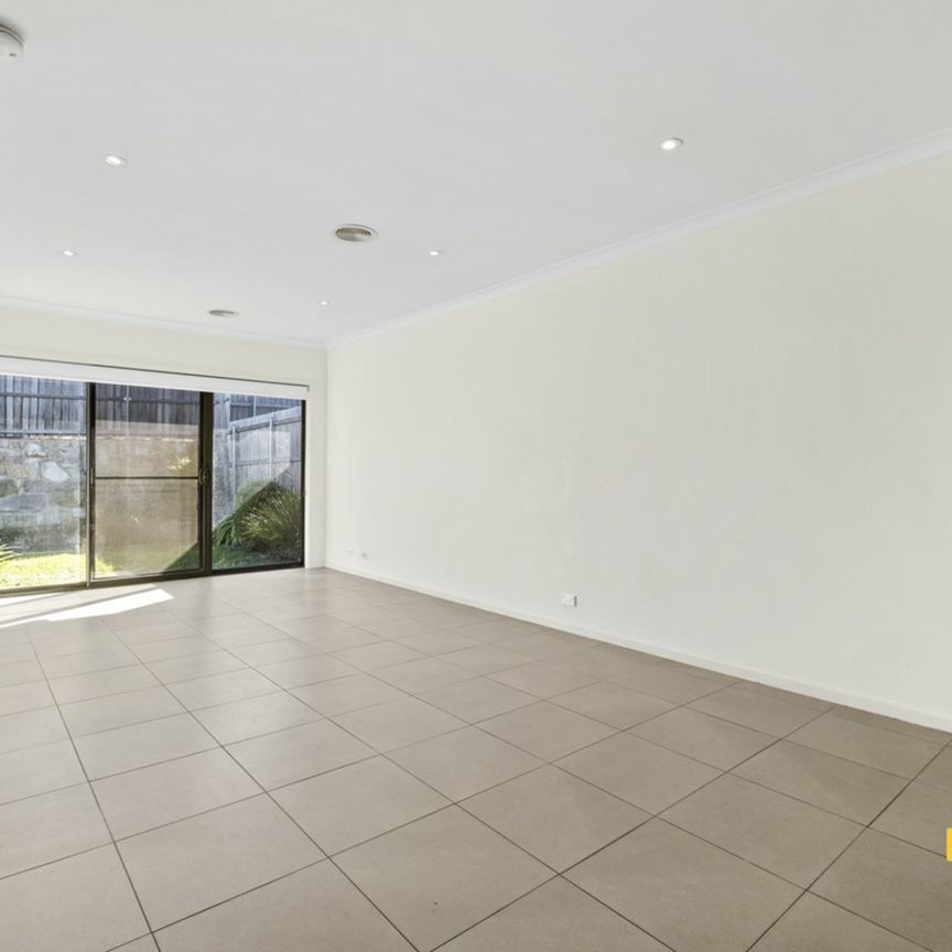 3 Bedroom Ensuite Home Close To Shops - Photo 1