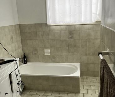 Neat Little Home! - Photo 5