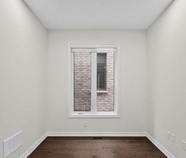 For Lease - 11 Phoenix Boulevard, Barrie, Ontario - Photo 6