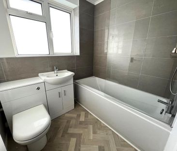 3 bedroom semi-detached house to rent - Photo 6