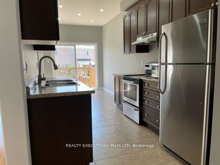 For Lease - 88 Banbridge Crescent Unit# Upper, Brampton, Ontario - Photo 3