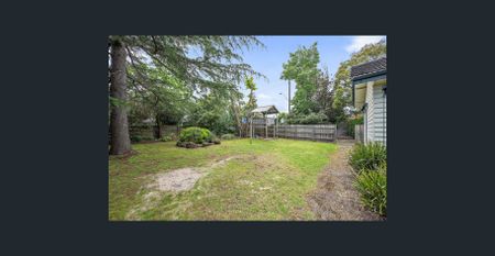 Charming 3 Bedroom Home on a Corner Block - Photo 4