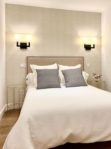 Calle de Segovia - Photo 3