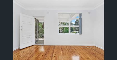 Charming Family Home with Study & Spacious Backyard – Prime Thornleigh Location! - Photo 3