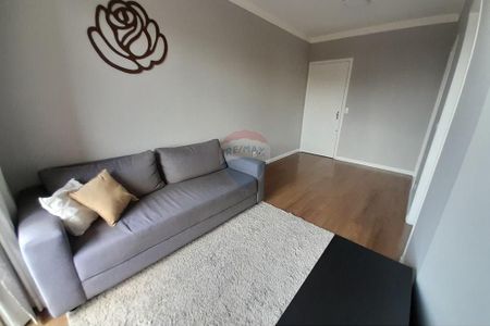 Apartamento semimobiliado para locação com 1 dormitório, sacada e 1 vaga - Photo 4