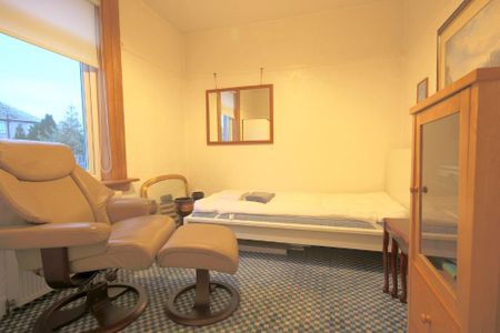 2 bedroom ground floor flat to rent - Photo 2